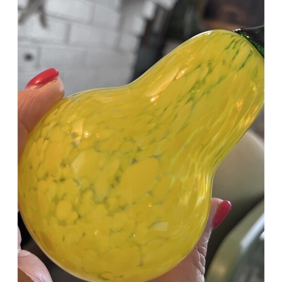 VTG Yellow Fused Blown Art Glass Pear Leaf Fruit Paperweight Mottled 4.75 - Picture 7 of 7